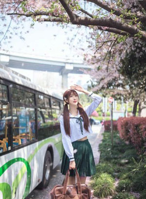 迷人的保姆视频